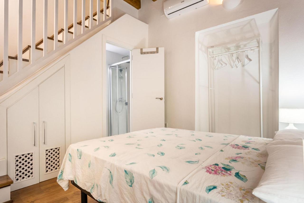 Stunning Apartment In Central Севилья Экстерьер фото