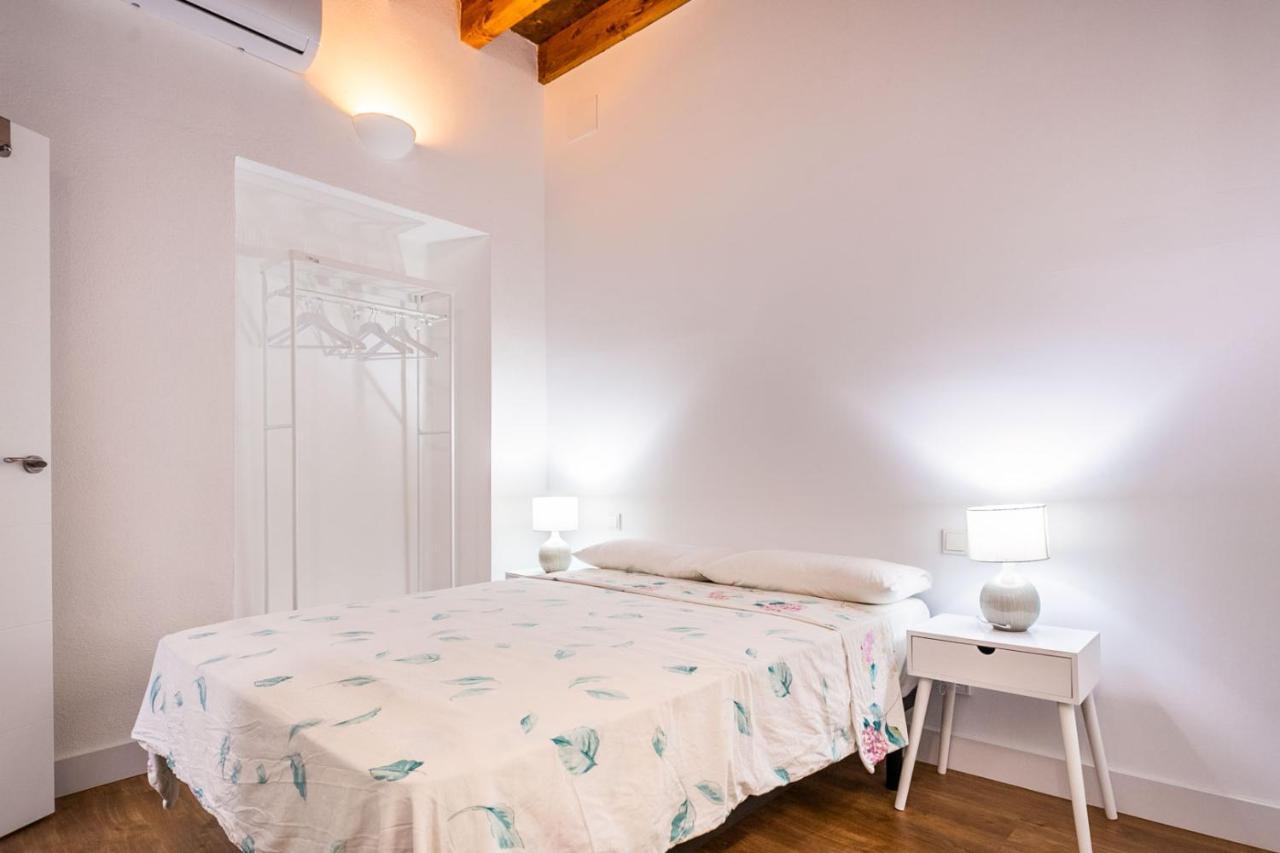 Stunning Apartment In Central Севилья Экстерьер фото